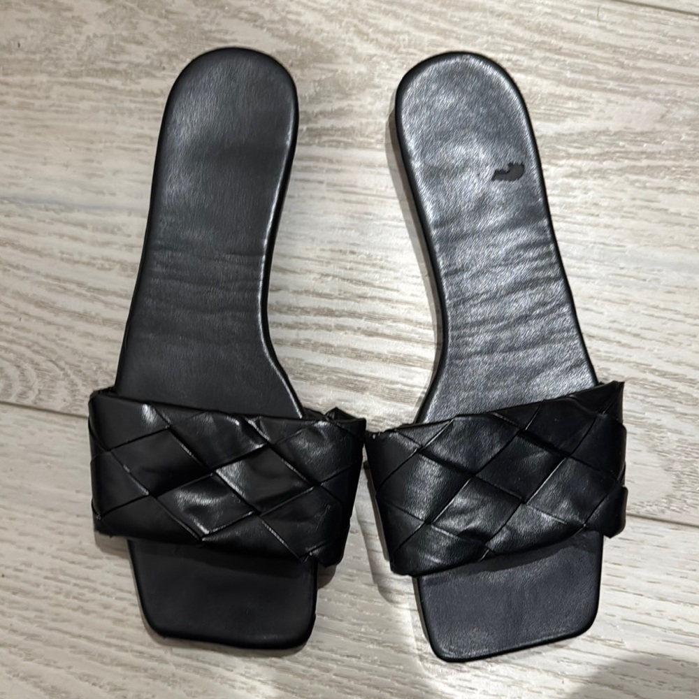 Woven Slide Sandals - Black